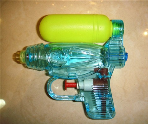 Transparent water gun