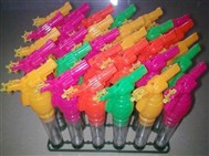 30 Zhuang the grenade whistles (Candy)